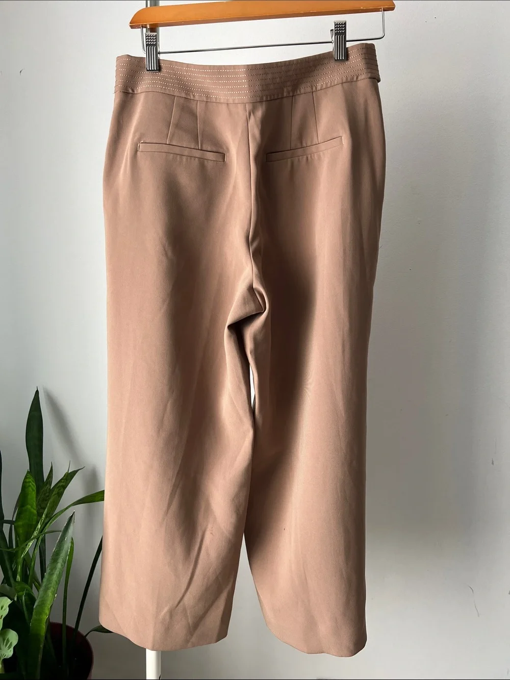 White House Black Market Wide Leg Cropped Pants Taupe 6